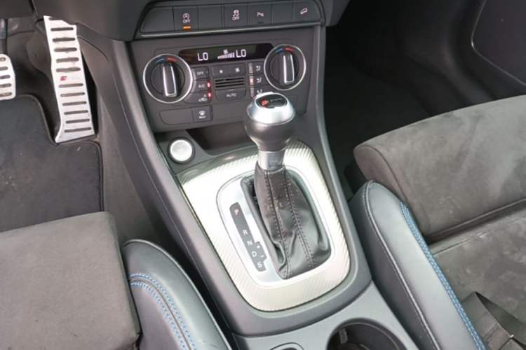 Used Audi Q3 2018 30th Anniversary Edition 35 TFSI Sport Model Gear Lever