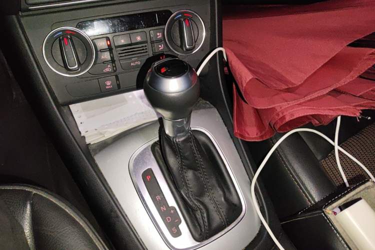 Used Audi Q3 2018 30th Anniversary Edition 30 TFSI Fashion Model Gear Lever