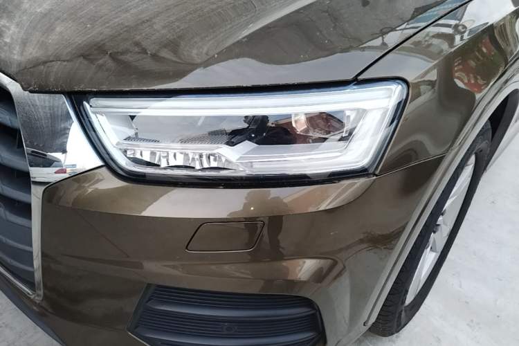 Used Audi Q3 2018 30th Anniversary Edition 30 TFSI Fashion Model Left Front Headlight