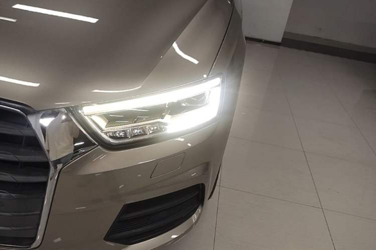 Used Audi Q3 2018 30th Anniversary Edition 30 TFSI Fashion Model Left Front Headlight