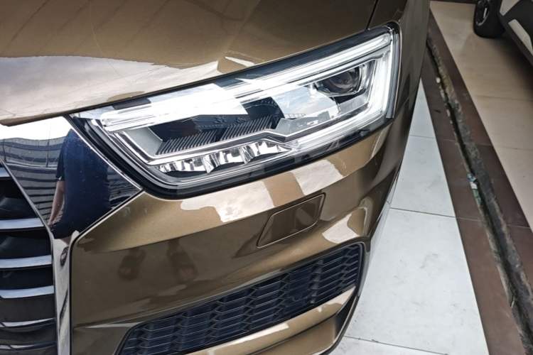 Used Audi Q3 2018 30th Anniversary Edition 35 TFSI Sport Model Left Front Headlight