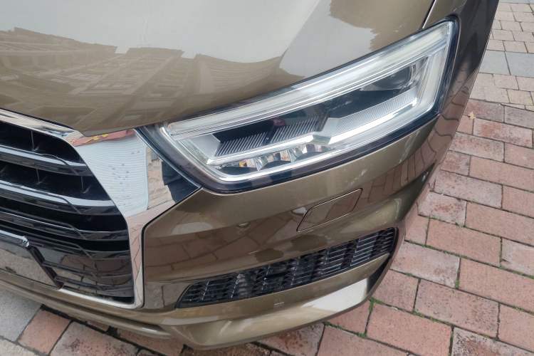 Used Audi Q3 2018 30th Anniversary Edition 35 TFSI Sport Model Left Front Headlight