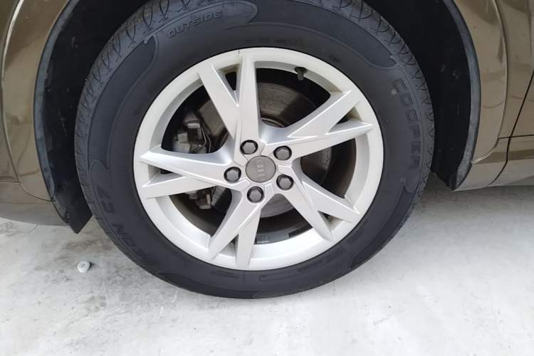 Used Audi Q3 2018 30th Anniversary Edition 30 TFSI Fashion Model Left Front Wheel Hub