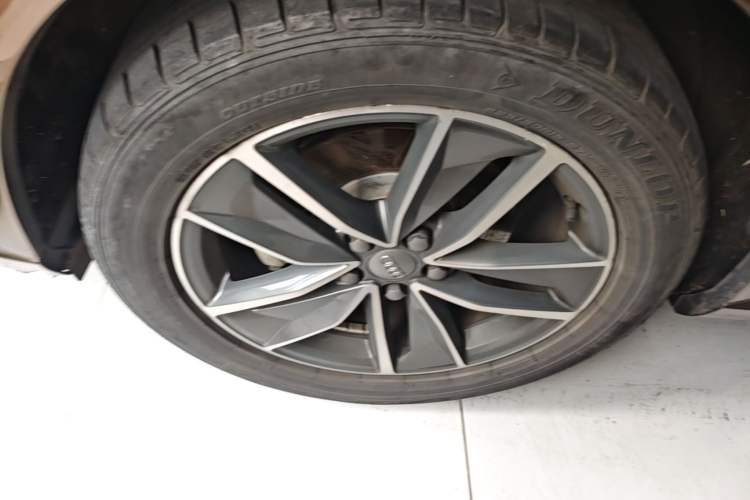 Used Audi Q3 2018 30th Anniversary Edition 35 TFSI Sport Model Left Front Wheel Hub