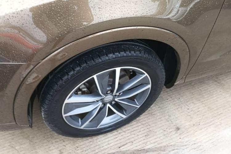 Used Audi Q3 2018 30th Anniversary Edition 35 TFSI Sport Model Left Front Wheel Hub