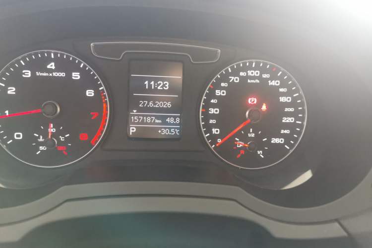 Used Audi Q3 2018 30th Anniversary Edition 30 TFSI Fashion Model Odometer Close Up
