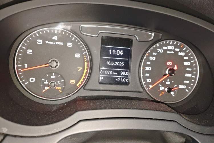 Used Audi Q3 2018 30th Anniversary Edition 30 TFSI Fashion Model Odometer Close Up