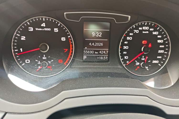 Used Audi Q3 2018 30 TFSI Fashion Edition Collector's Version Odometer Close Up