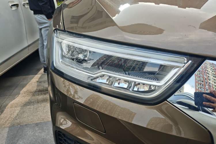 Used Audi Q3 2018 30 TFSI Fashion Edition Collector's Version Right Front Headlight