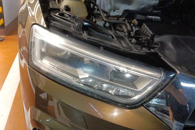 Used Audi Q3 2018 30th Anniversary Edition 30 TFSI Fashion Model Right Front Headlight