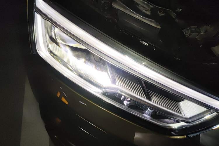 Used Audi Q3 2018 30th Anniversary Edition 30 TFSI Fashion Model Right Front Headlight