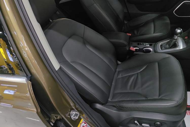 Used Audi Q3 2018 30th Anniversary Edition 30 TFSI Style Model Right Front Seat