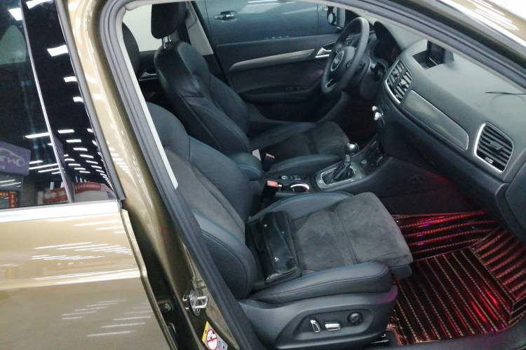 Used Audi Q3 2018 30th Anniversary Edition 35 TFSI Sport Model Right Front Seat
