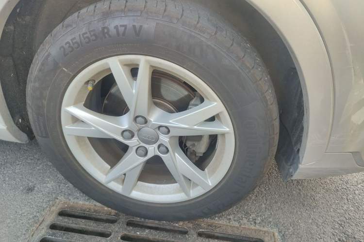 Used Audi Q3 2018 30th Anniversary Edition 35 TFSI Fashion Model Right Front Wheel Hub