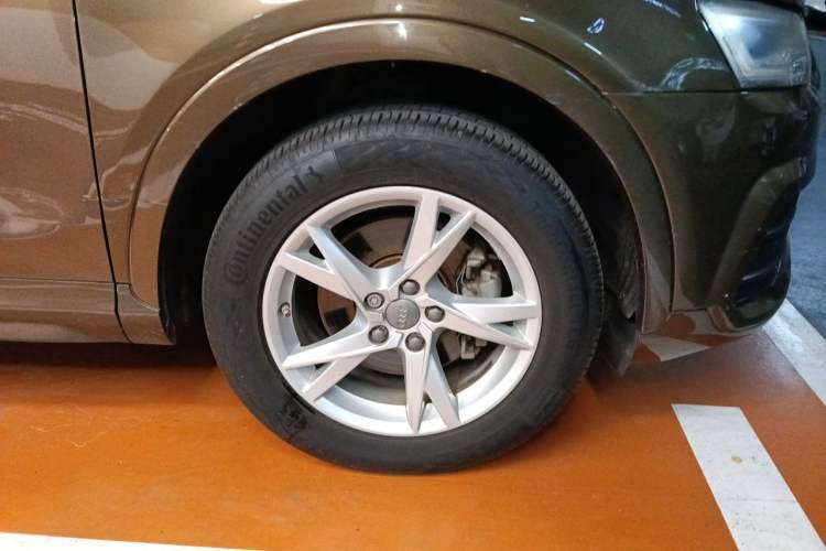 Used Audi Q3 2018 30th Anniversary Edition 30 TFSI Fashion Model Right Front Wheel Hub