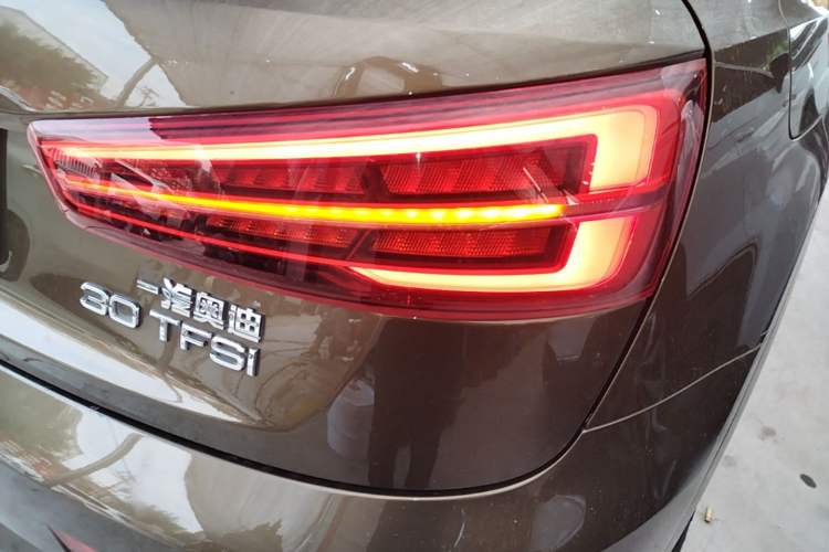 Used Audi Q3 2018 30th Anniversary Edition 30 TFSI Fashion Model Right Rear Taillight