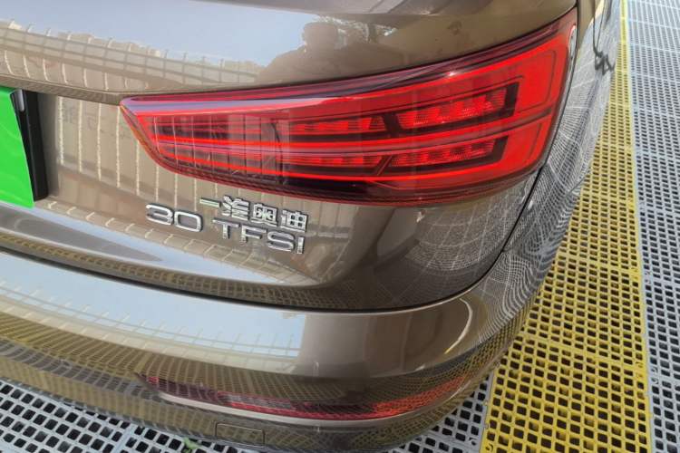 Used Audi Q3 2018 30th Anniversary Edition 30 TFSI Fashion Model Right Rear Taillight