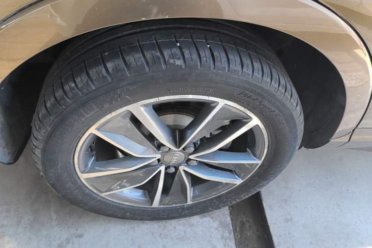 Used Audi Q3 2018 30 TFSI Fashion Edition Collector's Version Right Rear Wheel Hub