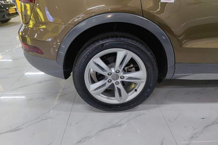 Used Audi Q3 2018 30th Anniversary Edition 30 TFSI Style Model Right Rear Wheel Hub