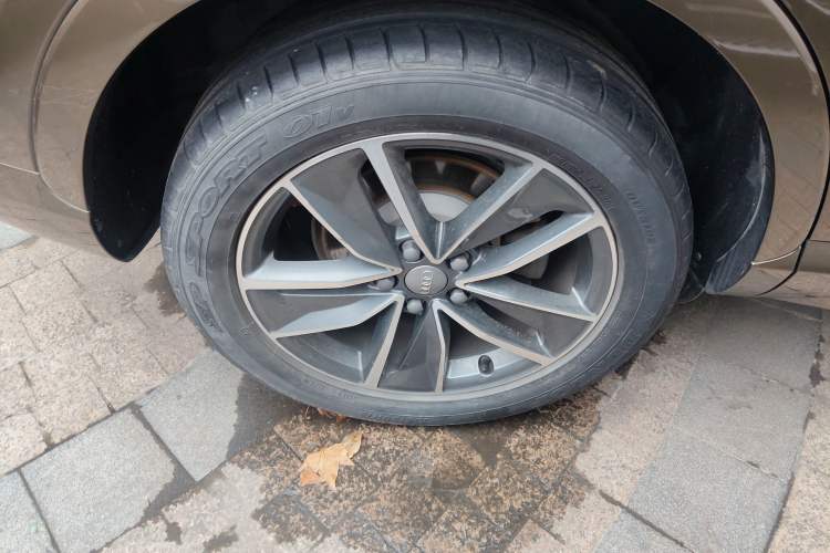 Used Audi Q3 2018 30th Anniversary Edition 35 TFSI Sport Model Right Rear Wheel Hub