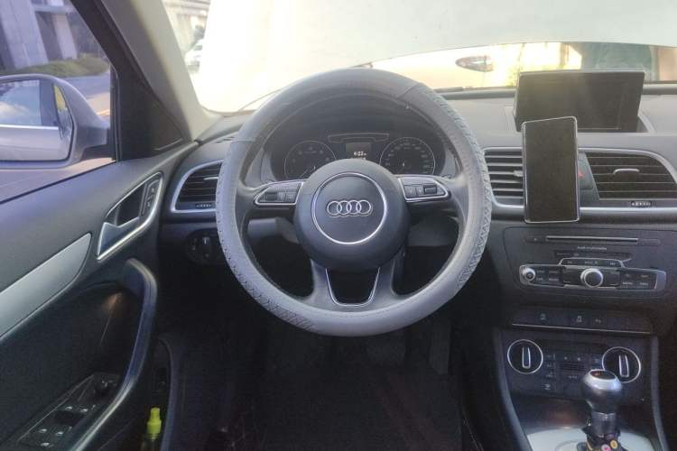 Used Audi Q3 2018 30th Anniversary Edition 35 TFSI Fashion Model Steering Wheel
