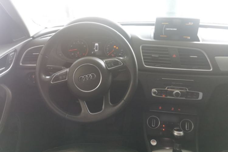 Used Audi Q3 2018 30th Anniversary Edition 30 TFSI Fashion Model Steering Wheel