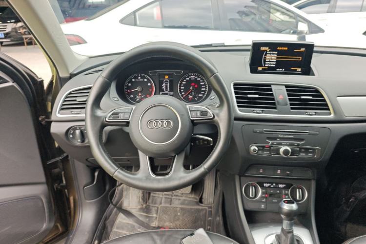 Used Audi Q3 2018 30th Anniversary Edition 30 TFSI Fashion Model Steering Wheel