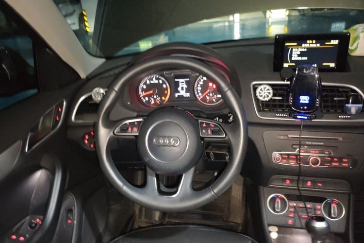 Used Audi Q3 2018 30th Anniversary Edition 30 TFSI Fashion Model Steering Wheel
