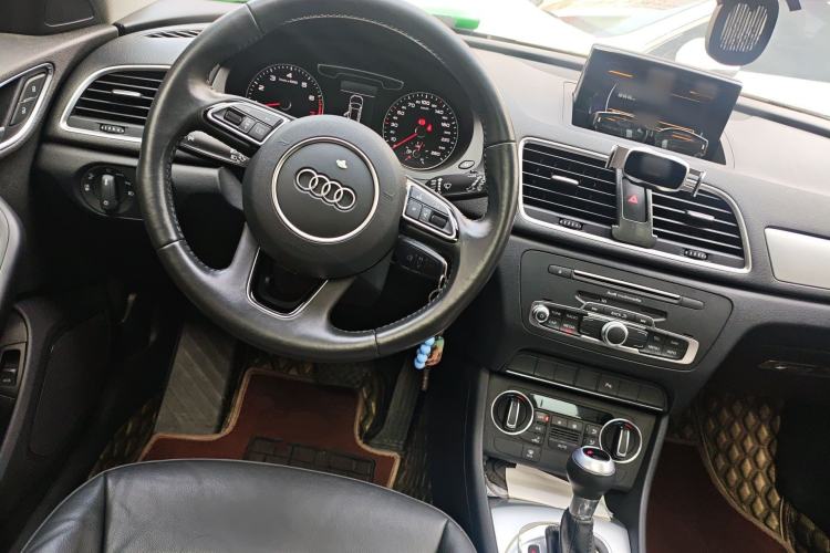 Used Audi Q3 2018 30 TFSI Fashion Edition Collector's Version Steering Wheel