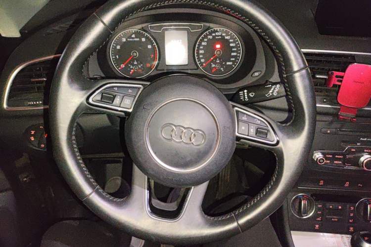 Used Audi Q3 2018 30th Anniversary Edition 30 TFSI Fashion Model Steering Wheel