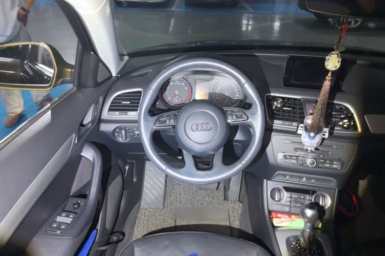 Used Audi Q3 2018 30th Anniversary Edition 30 TFSI Fashion Model Steering Wheel