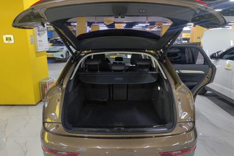 Used Audi Q3 2018 30th Anniversary Edition 30 TFSI Style Model Trunk