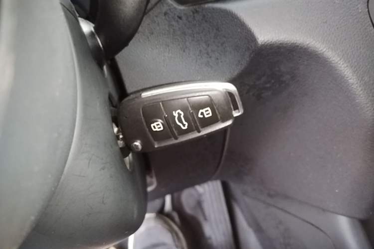 Used Audi Q3 2018 30th Anniversary Edition 30 TFSI Fashion Model Vehicle Key