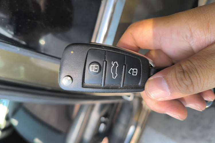 Used Audi Q3 2018 30 TFSI Fashion Edition Collector's Version Vehicle Key