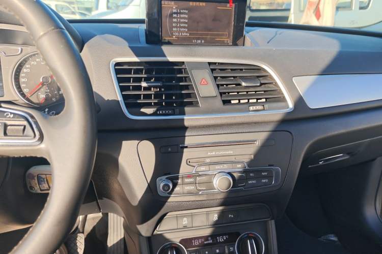 Used Audi Q3 2018 30th Anniversary Edition 30 TFSI Fashion Model Audio And AC Panel