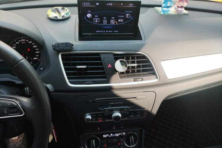 Used Audi Q3 2018 30th Anniversary Edition 30 TFSI Fashion Model Audio And AC Panel