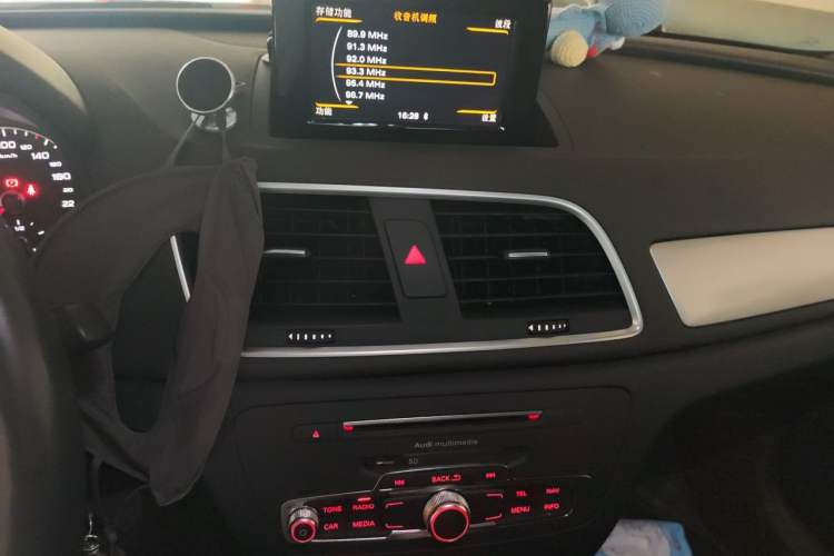 Used Audi Q3 2018 30th Anniversary Edition 30 TFSI Fashion Model Audio And AC Panel
