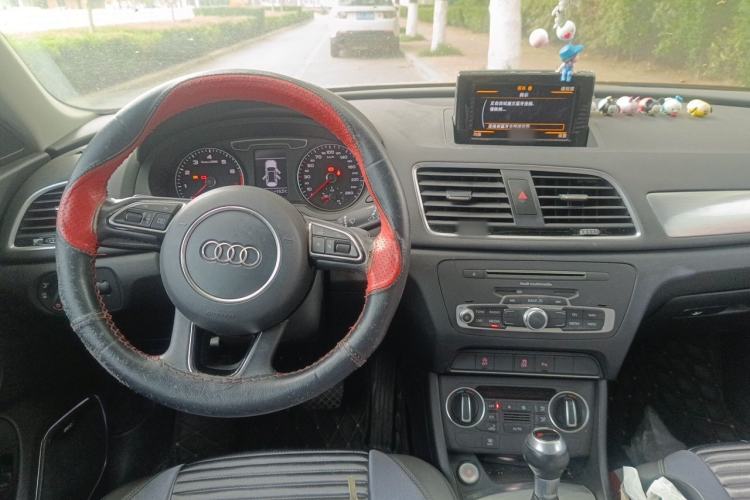 Used Audi Q3 2018 30 TFSI Fashion Edition Collector's Model Center Console