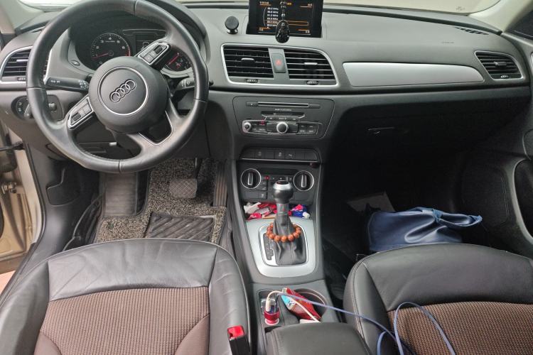 Used Audi Q3 2018 30th Anniversary Edition 30 TFSI Fashion Model Center Console