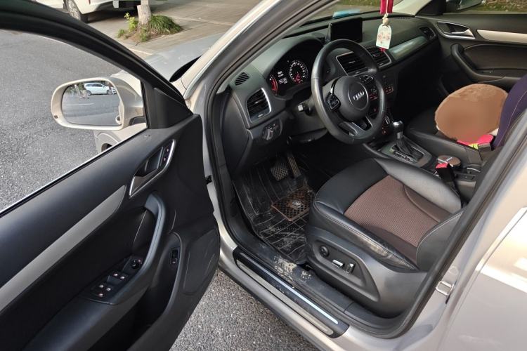 Used Audi Q3 2018 30th Anniversary Edition 30 TFSI Fashion Model Driver Seat