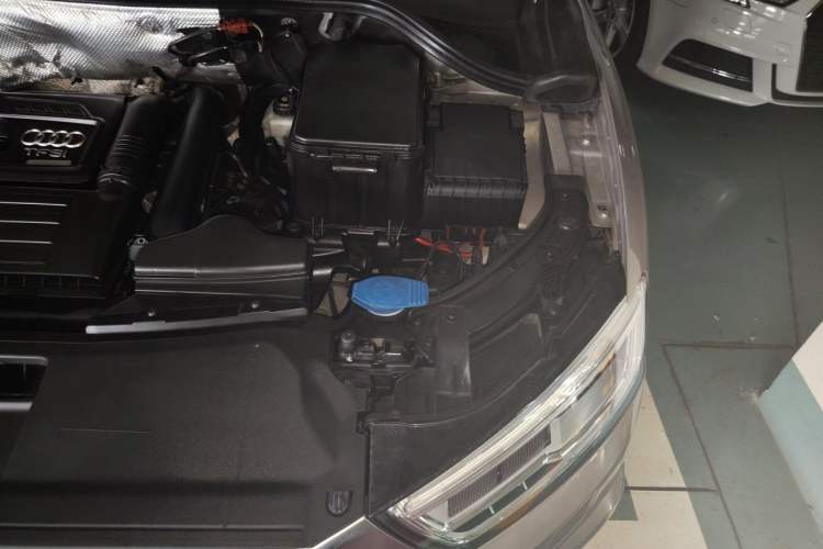 Used Audi Q3 2018 30th Anniversary Edition 30 TFSI Fashion Model Engine Bay Left
