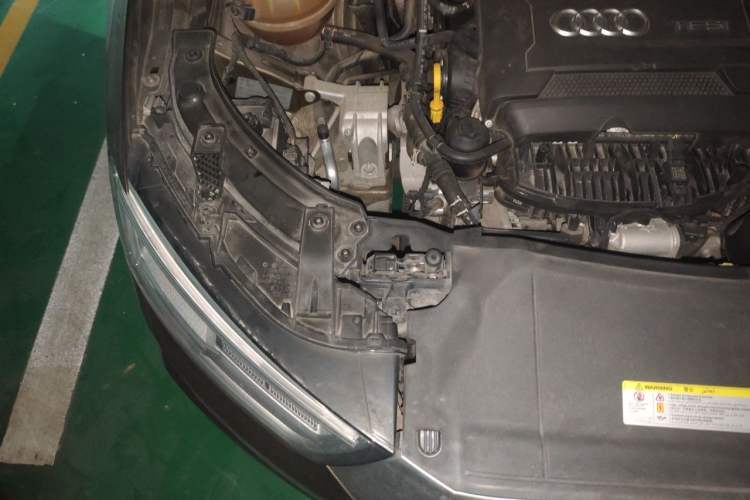 Used Audi Q3 2018 30th Anniversary Edition 35 TFSI Fashion Model Engine Bay Right