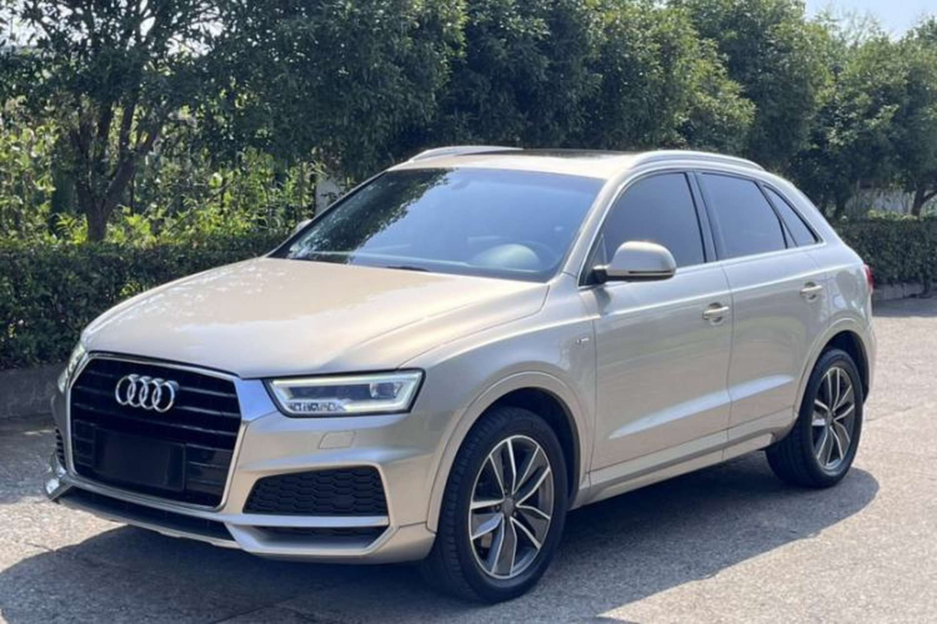 Used Audi Q3 2018 30 TFSI Fashion Edition Collector's Version Front Left 45 Deg