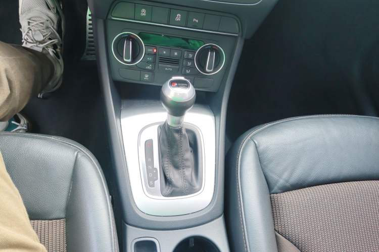 Used Audi Q3 2018 30th Anniversary Edition 35 TFSI Fashion Model Gear Lever