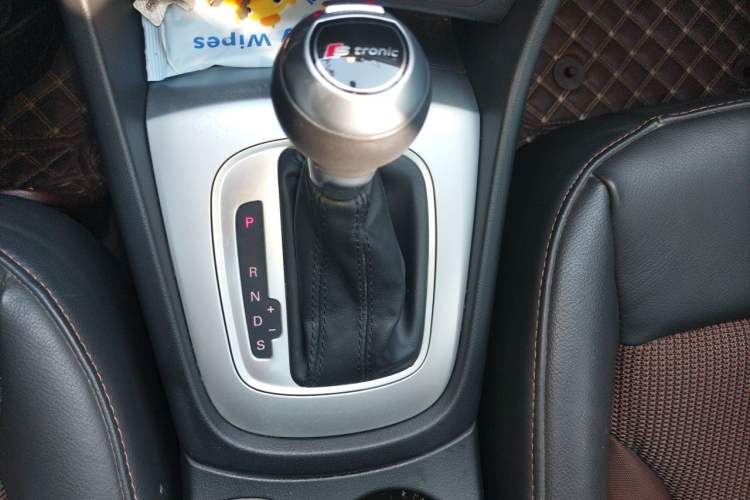 Used Audi Q3 2018 30th Anniversary Edition 30 TFSI Fashion Model Gear Lever