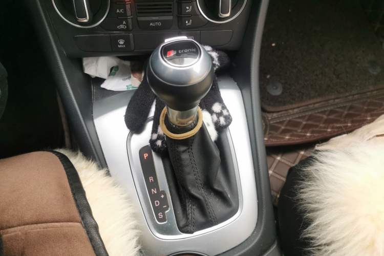 Used Audi Q3 2018 30th Anniversary Edition 35 TFSI Fashion Model Gear Lever
