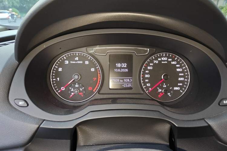 Used Audi Q3 2018 30th Anniversary Edition 30 TFSI Fashion Model Instrument Cluster