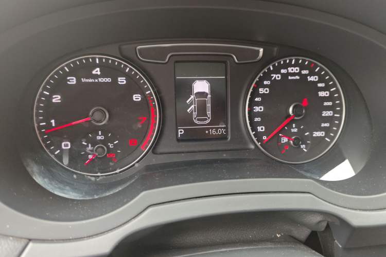 Used Audi Q3 2018 30th Anniversary Edition 30 TFSI Fashion Model Instrument Cluster