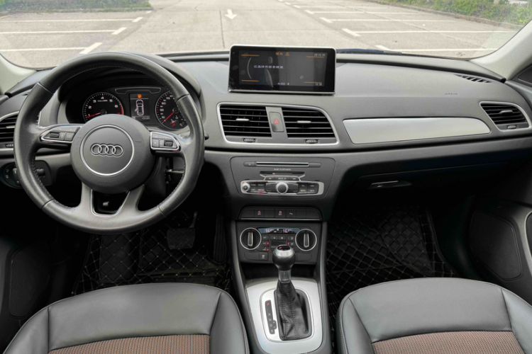 Used Audi Q3 2018 30 TFSI Fashion Edition Collector's Version Interior 1