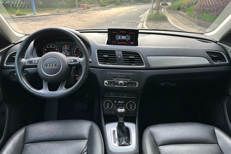 Used Audi Q3 2018 30th Anniversary Edition 30 TFSI Fashion Model Interior 1